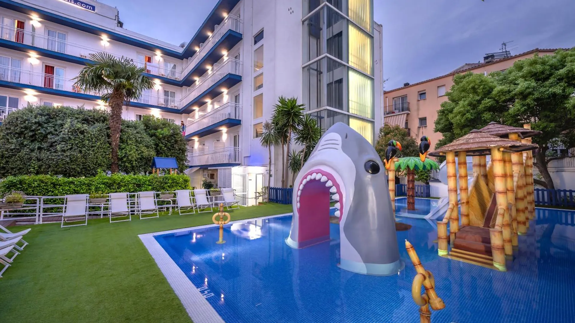 Ght Balmes, Hotel-Aparthotel&Splash Calella 3*,  Spagna